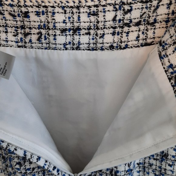 H&M navy, white and black tweed texturized mini skirt with fringe, size 6 - Picture 10 of 11